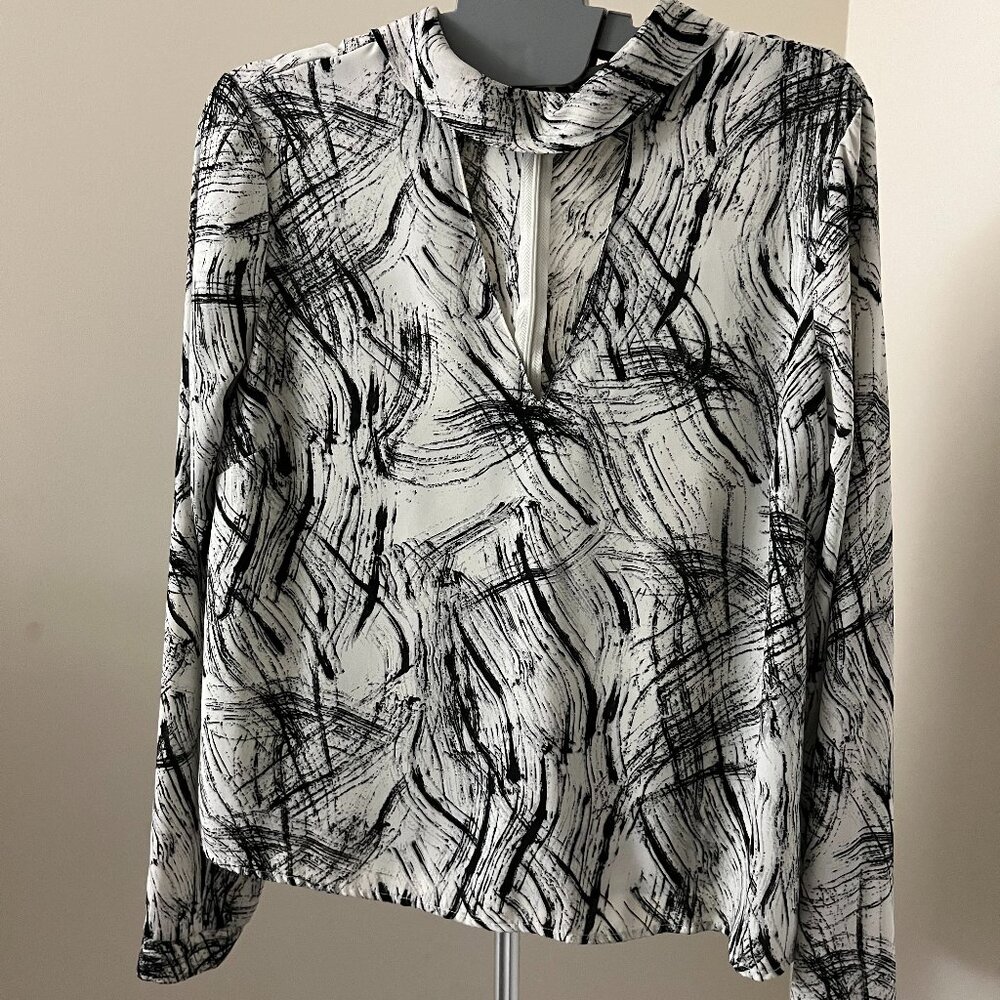 Black and White Elegant Long Sleeved blouse